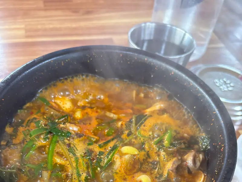 얼큰 순대국밥 근접샷