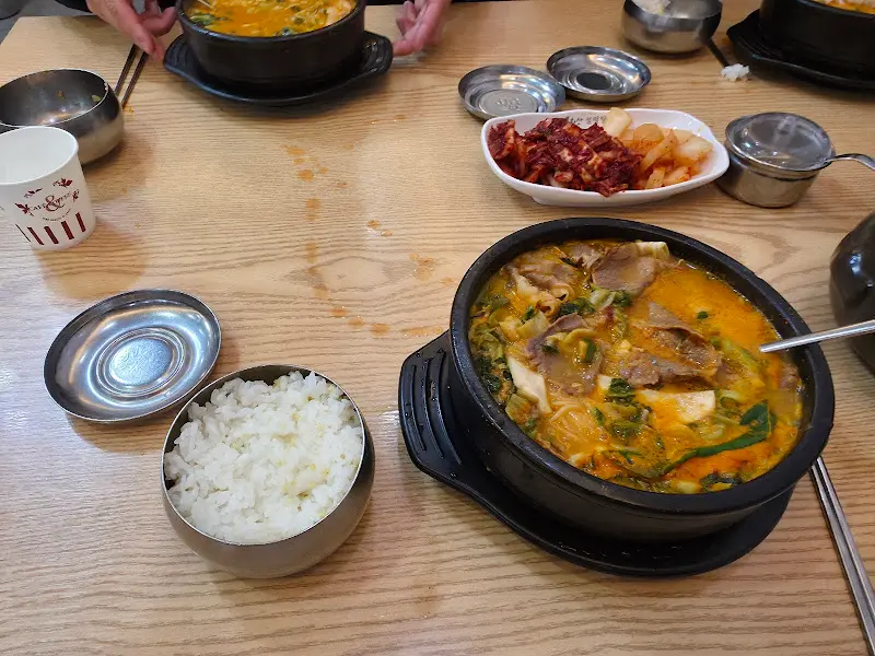 봉화산 설렁탕 테이블 세팅