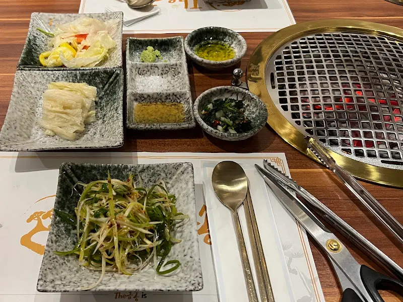 정갈하게 차려진 밑반찬