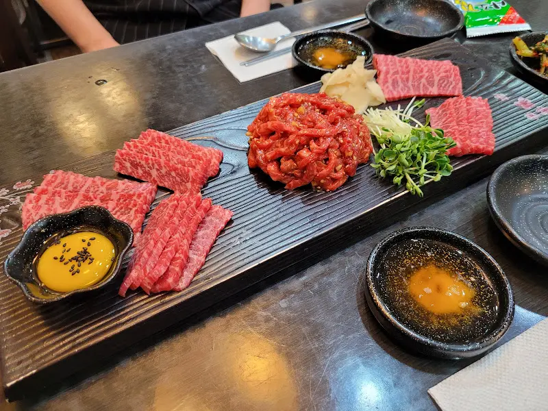 신선함이 가득한 육회 한 접시