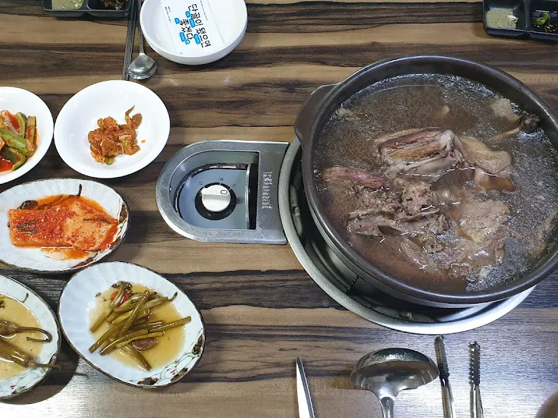 오리백숙과 밑반찬