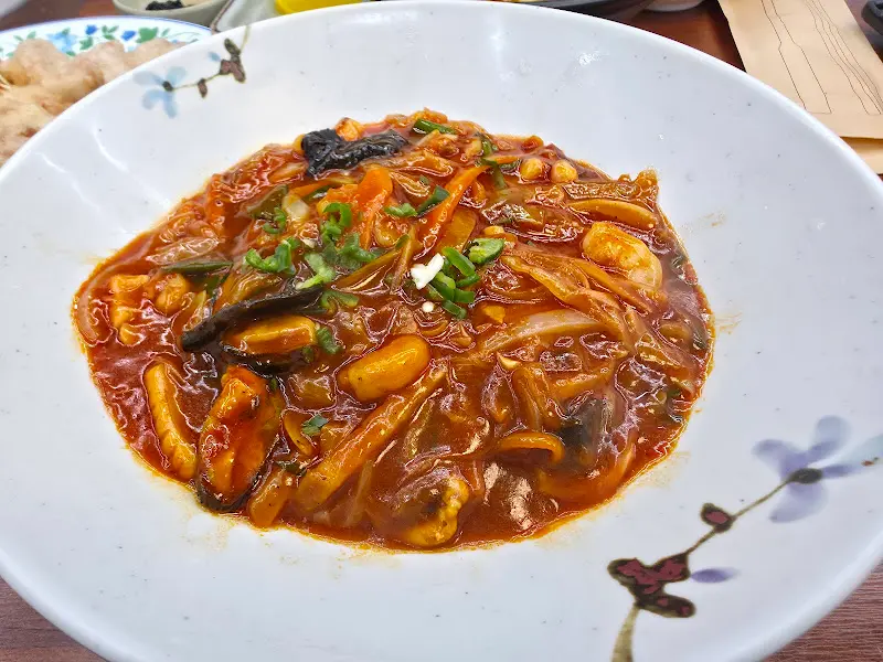 매콤한 비빔짬뽕