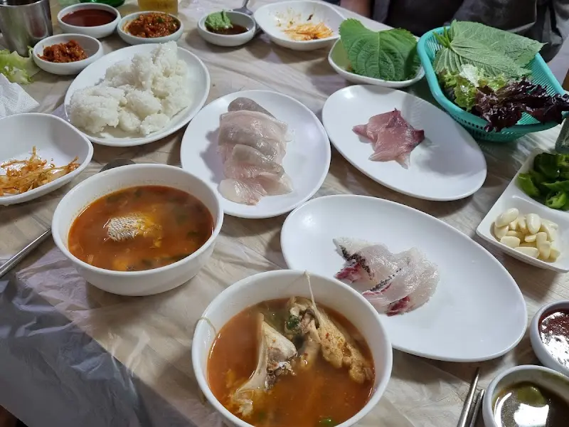 푸짐하게 차려진 한 상 차림