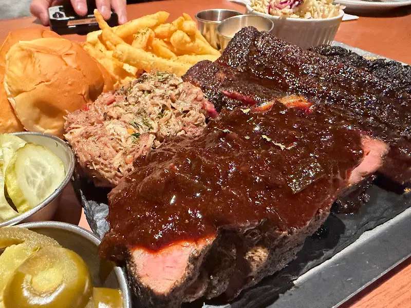 하우스 플래터의 다채로운 구성