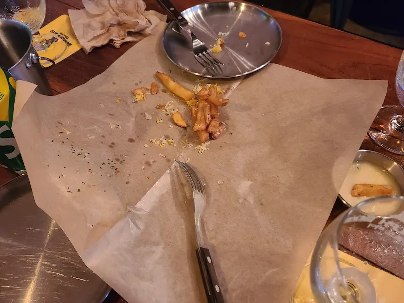 감자튀김이 담긴 접시