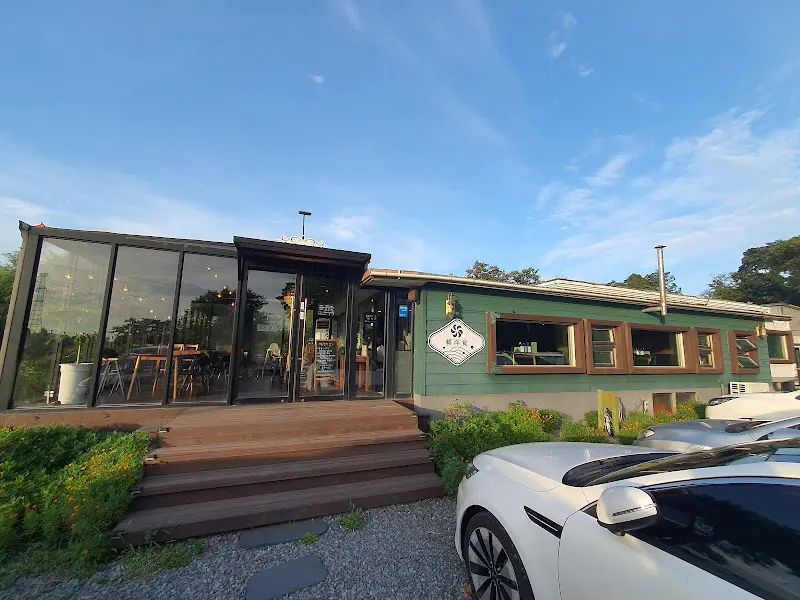 왜목경양식 외부 전경