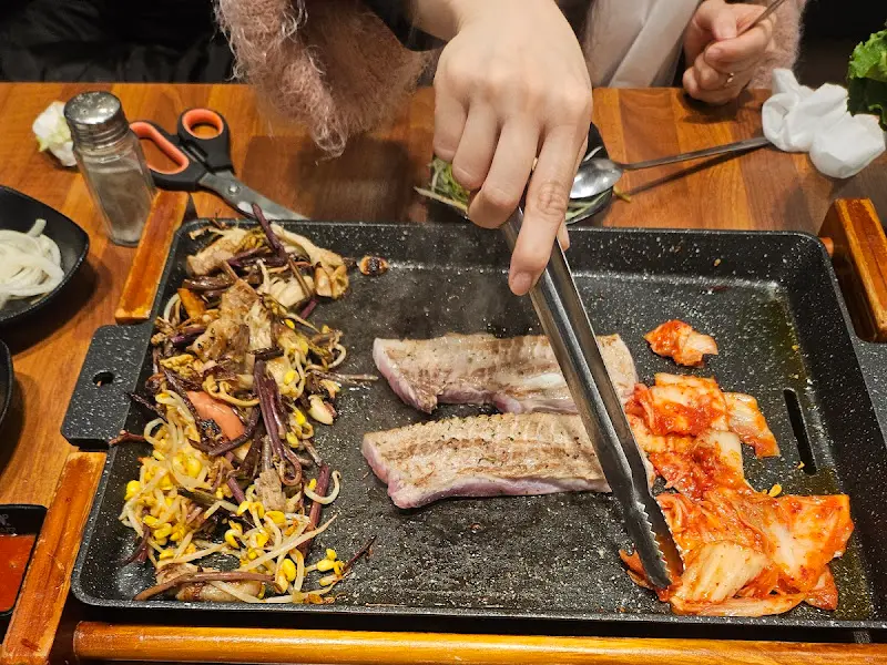 김치와 콩나물, 삼겹살의 조화