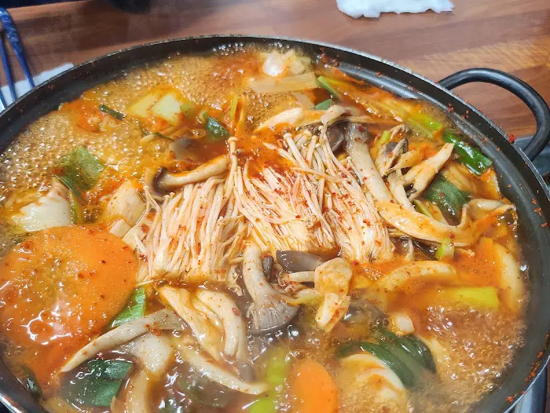 김치말이 만두전골