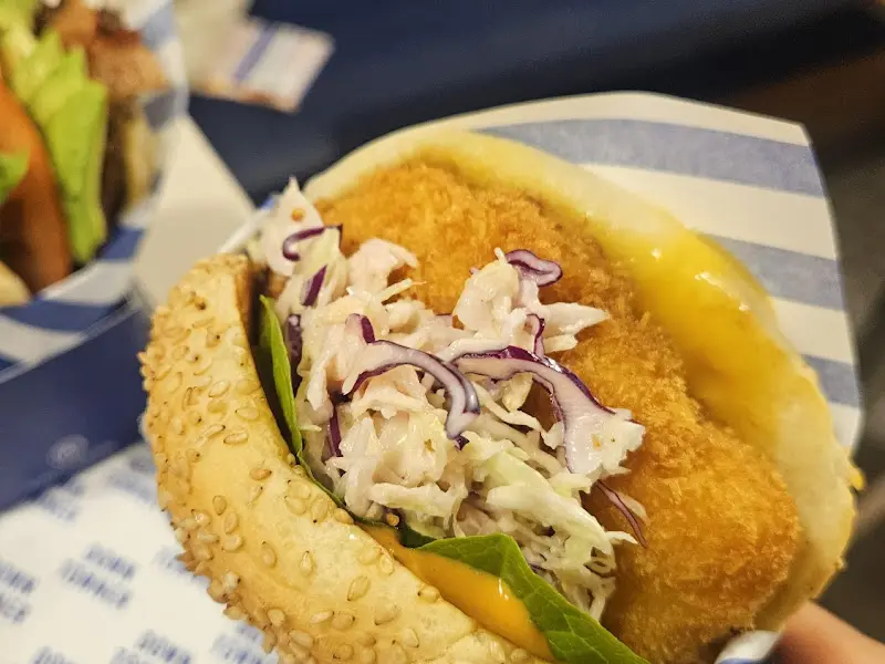 크리스피 치킨 버거 단면