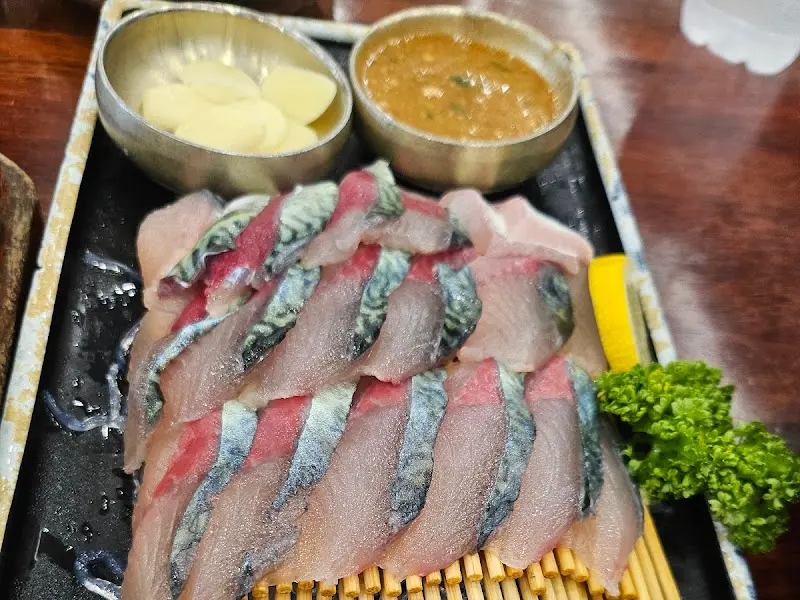 신선한 고등어회