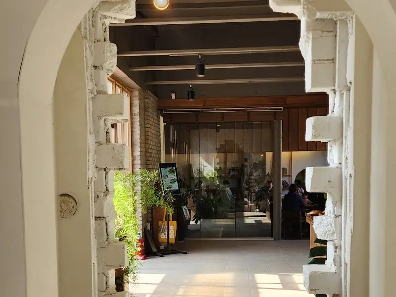 독특한 구조의 카페 내부