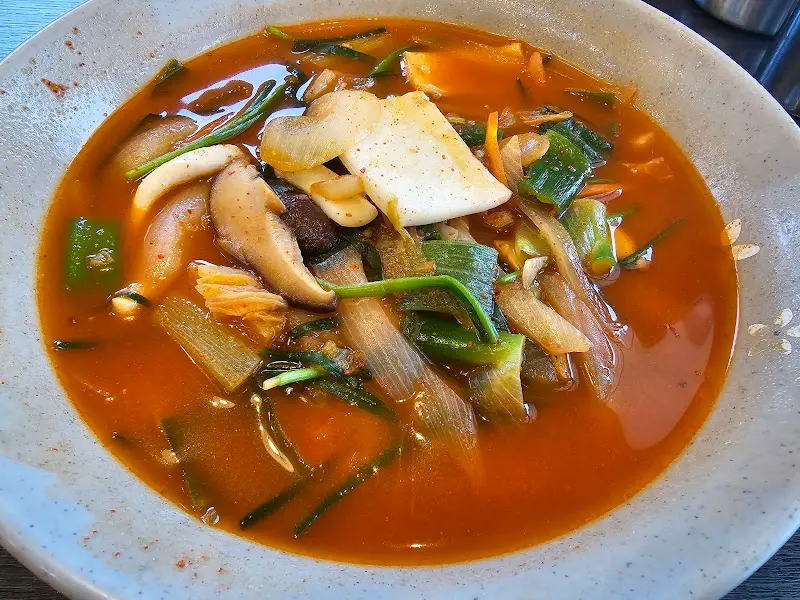 해산물이 듬뿍 들어간 짬뽕