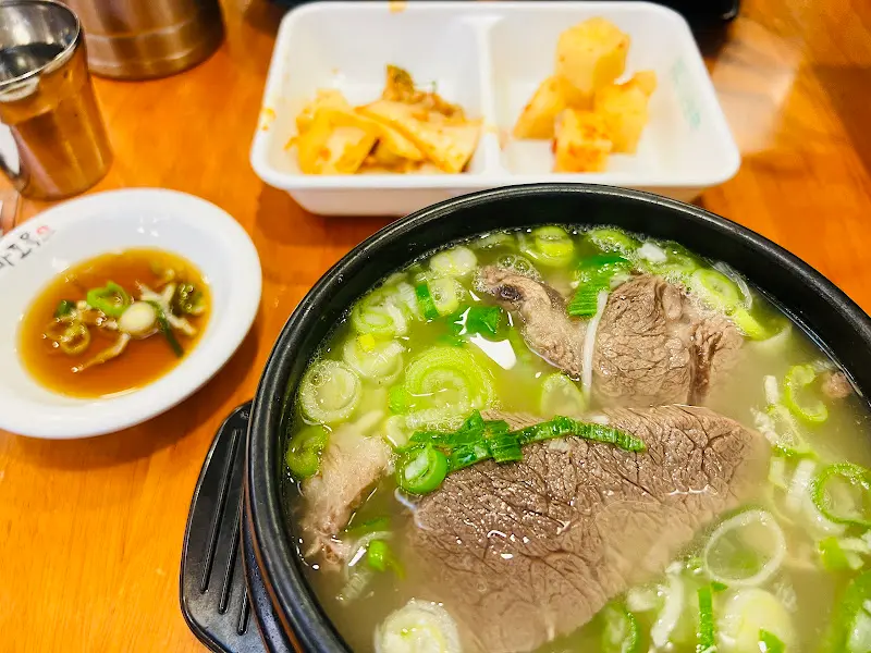 설렁탕과 밑반찬