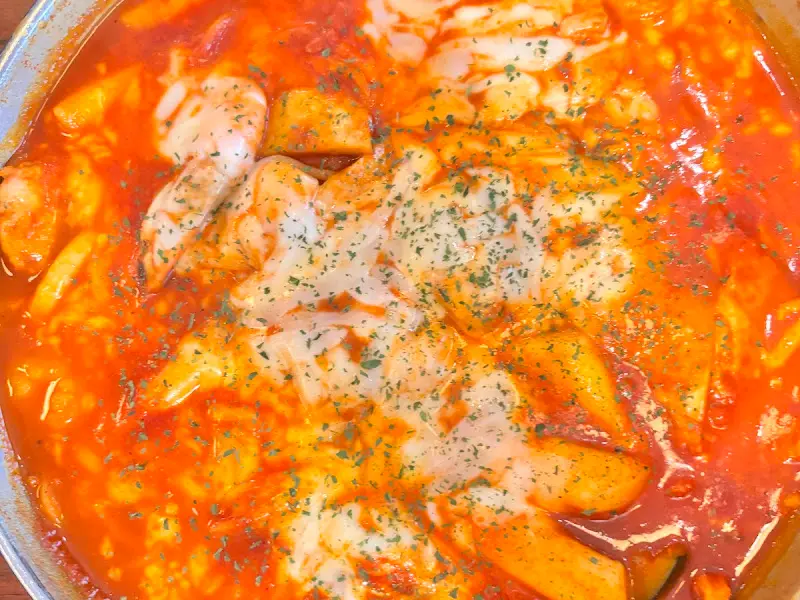 매콤달콤한 치즈 떡볶이
