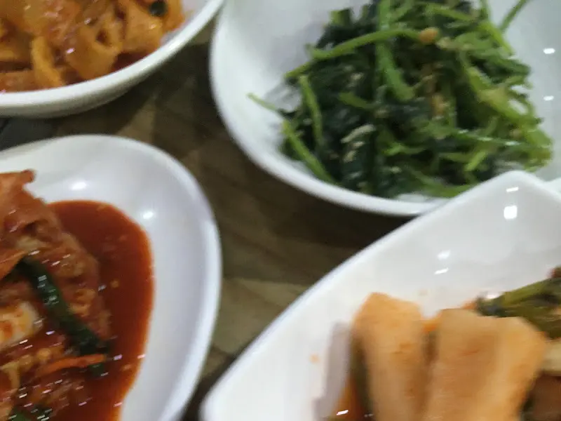 푸짐한 밑반찬들