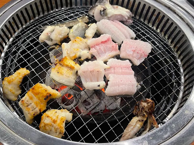 초벌구이된 장어