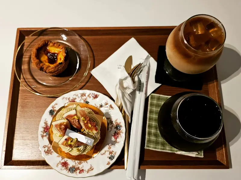 에그타르트와 핸드드립 커피 한상차림