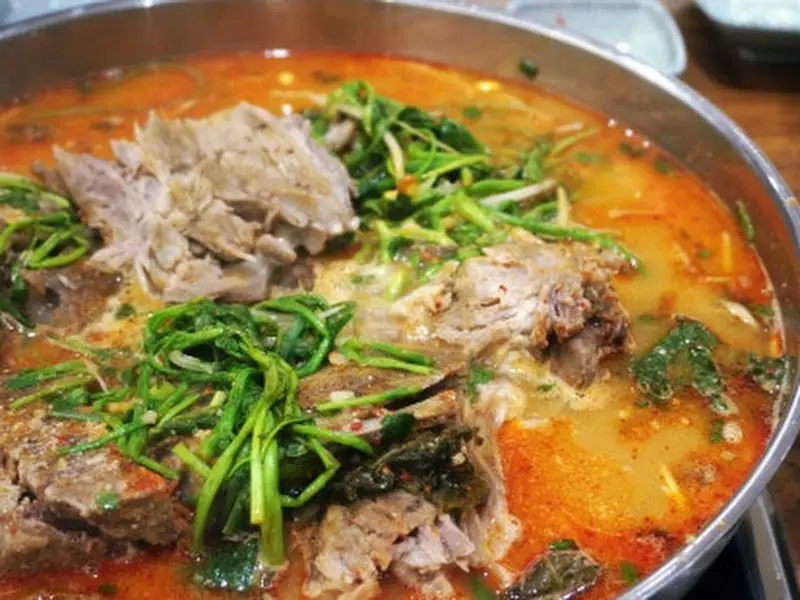 감자탕 푸짐한 양