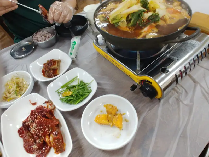 게국지와 밑반찬 전체샷