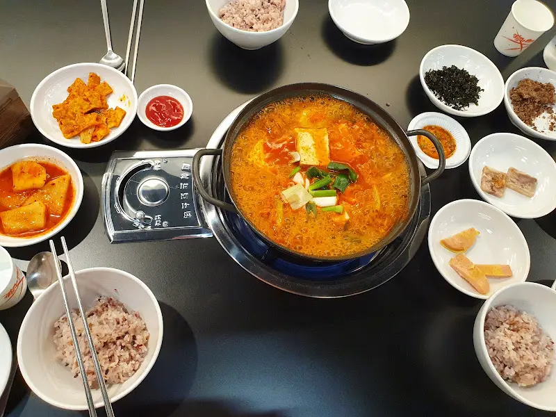 김치찌개 전체 상차림