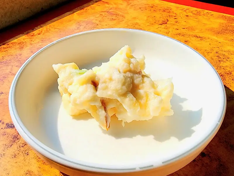 신선한 쌈 채소와 밑반찬