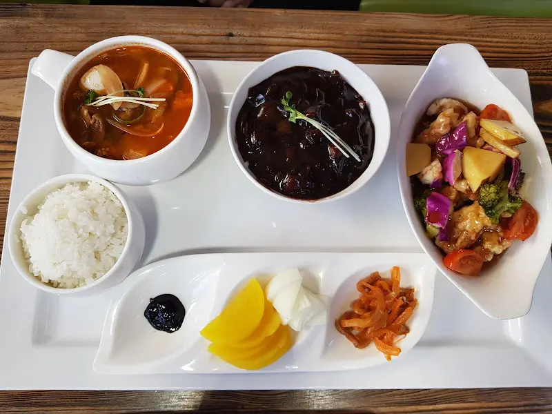 탕수육 정식 전체 샷