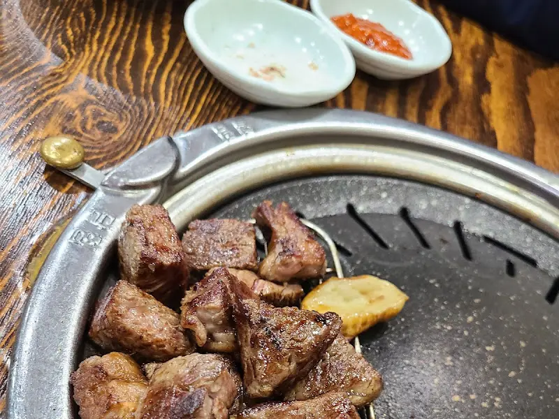 잘 구워진 고기