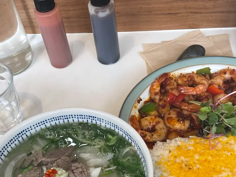 사파키친 쌀국수와 쉬림프라이스