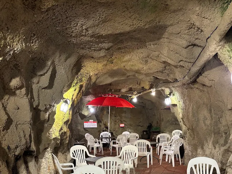 동굴 내부 좌석