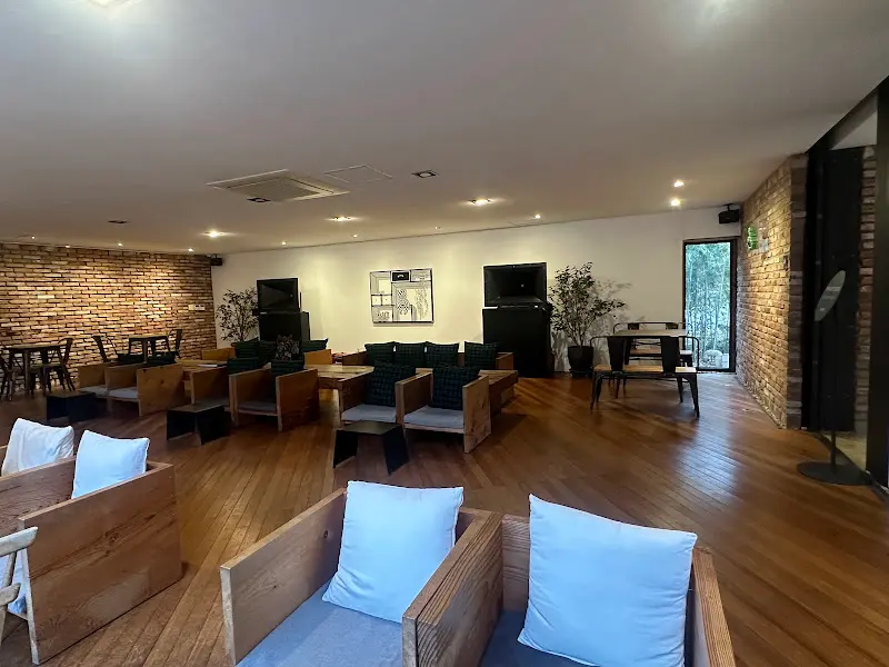 두베카페 내부 좌석