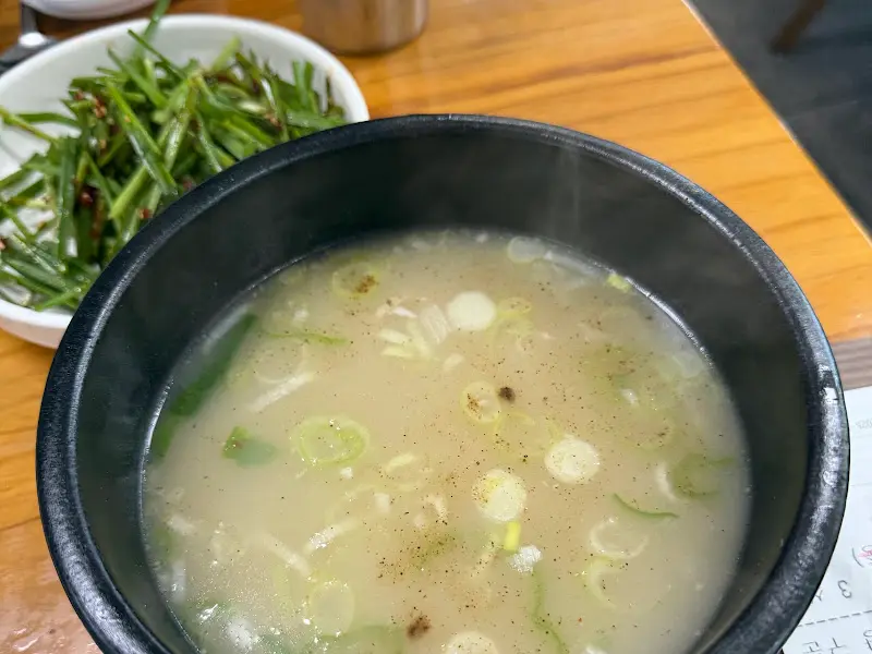 깊고 깔끔한 육수