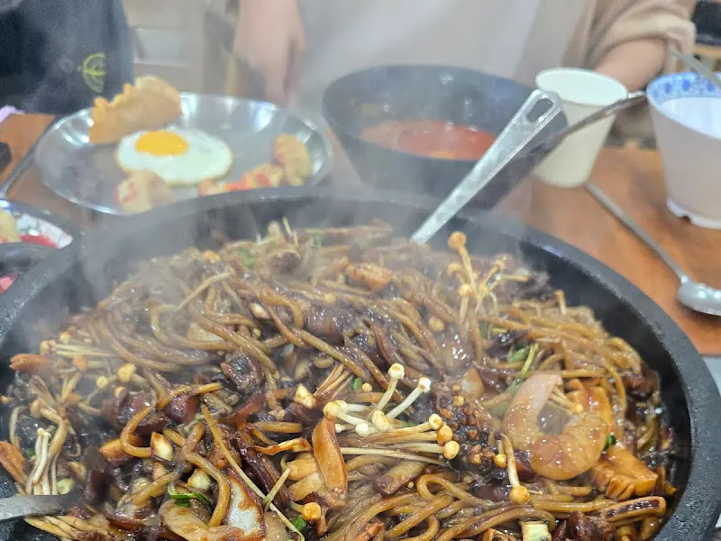 돌판 짜장의 비주얼