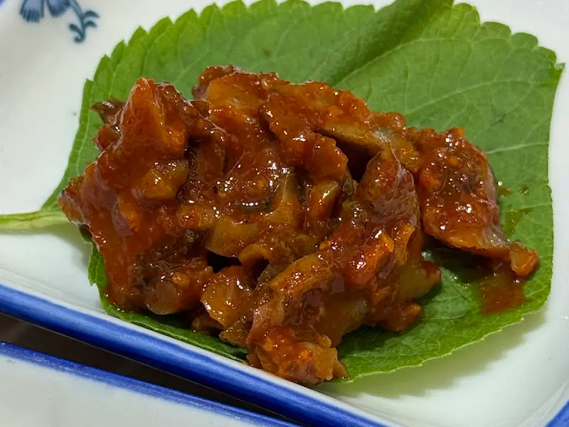 매콤달콤한 양념이 입맛을 돋우는 반찬