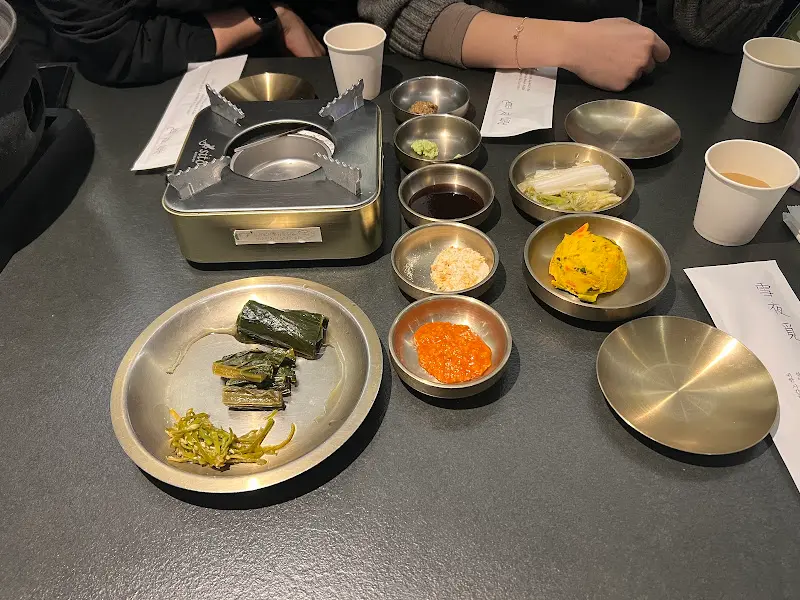 정갈하게 차려진 밑반찬