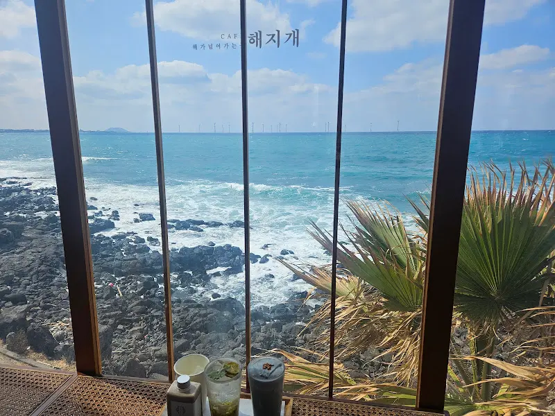 해지개에서 바라본 바다