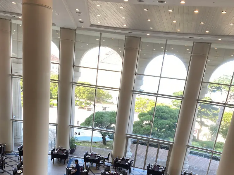 웅장한 쉐프스키친 내부