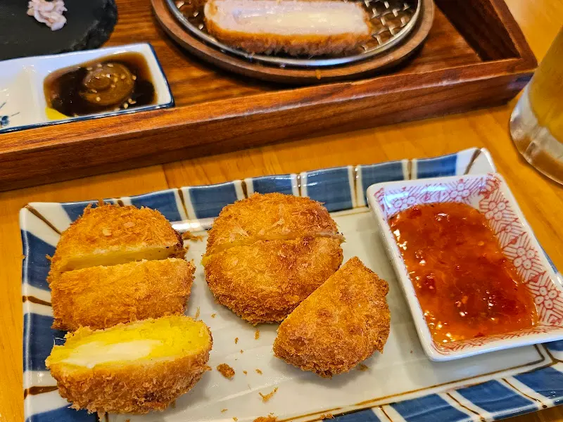 치즈 돈까스 단면