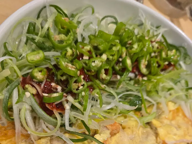 파채가 듬뿍 올려진 육전