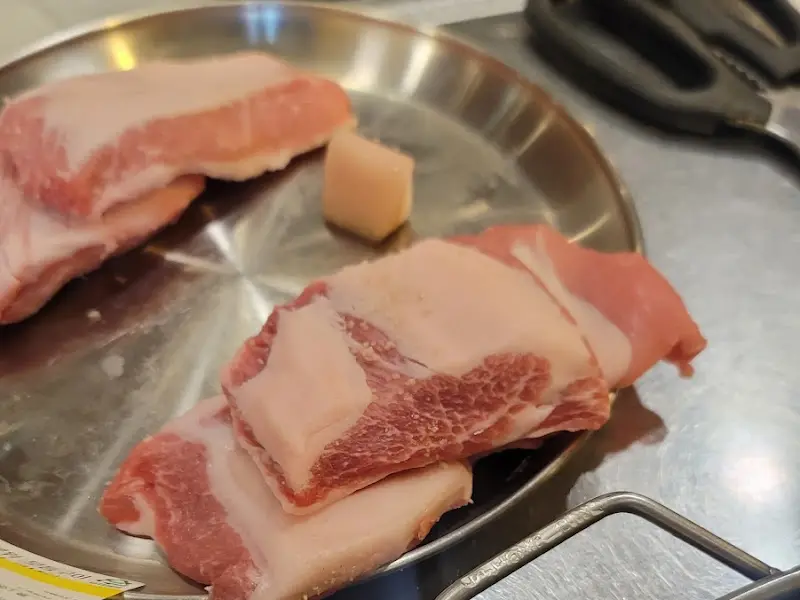 신선한 돼지고기