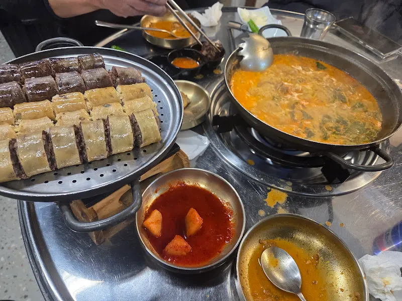 옹순대 전체 상차림