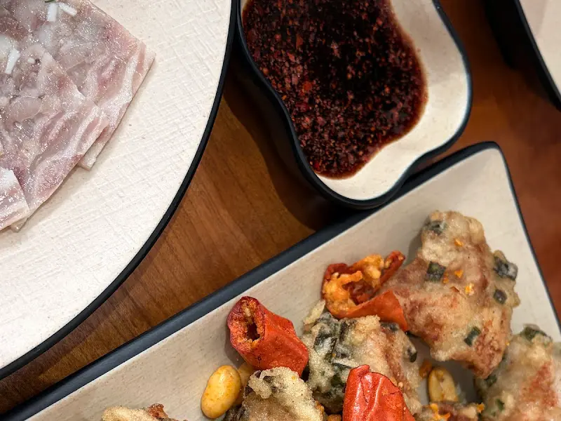 고기 튀김과 곁들임