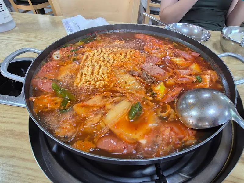 경원식당 부대찌개 라면사리 추가