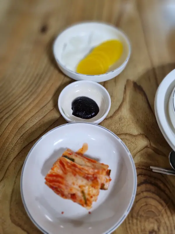 홍굴이해물짬뽕 기본 반찬