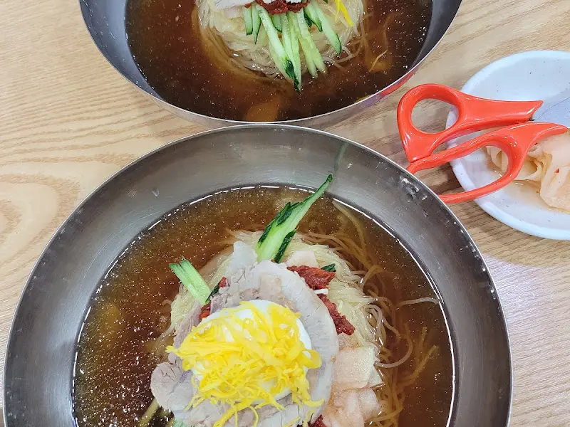 춘하추동 밀면 물밀면 항공샷