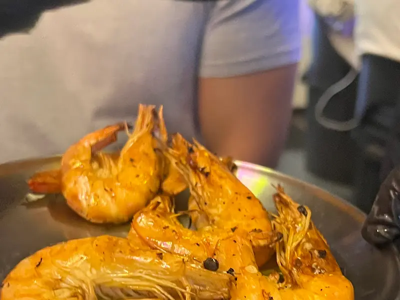 노릇하게 구워진 새우