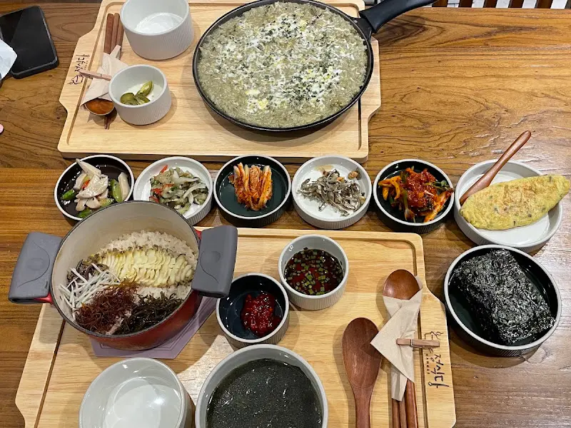 전복솥밥 한상차림