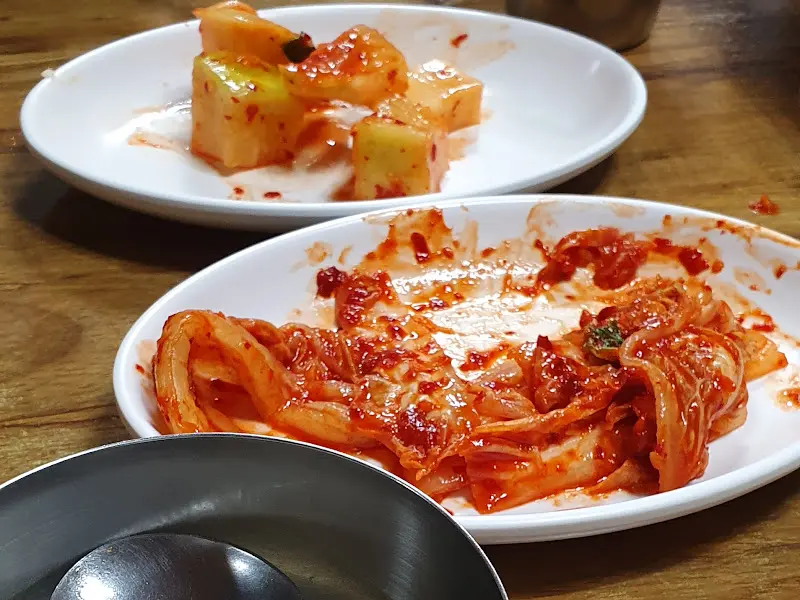 맛깔스러운 겉절이와 섞박지