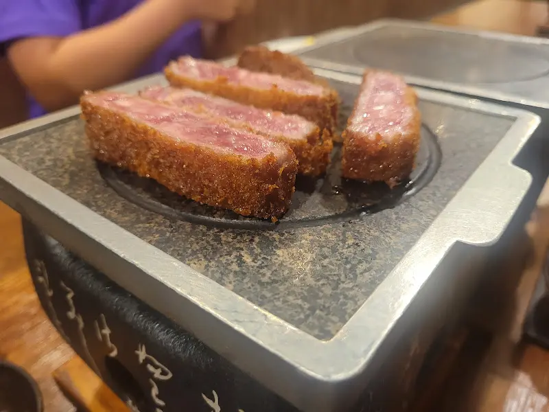 돌판 위에서 익어가는 규카츠