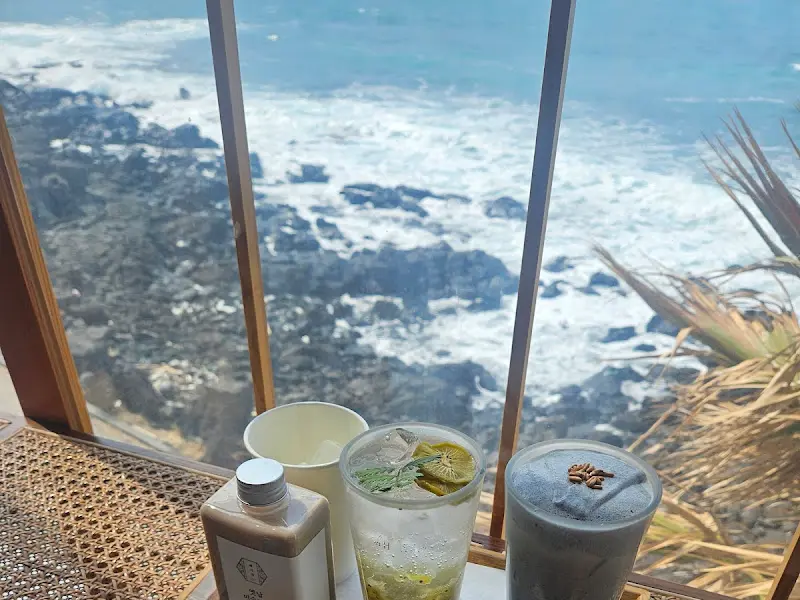 해지개에서 바라본 애월 바다