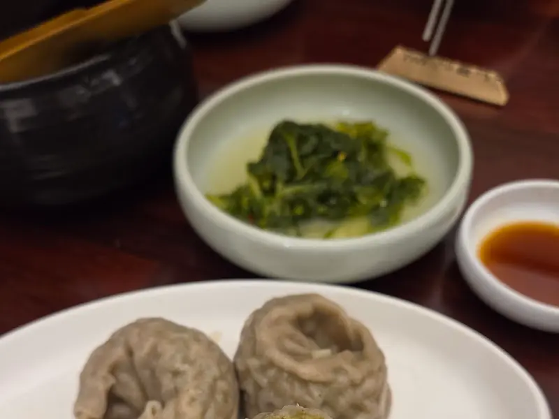 따뜻한 메밀차와 옹심이 만두